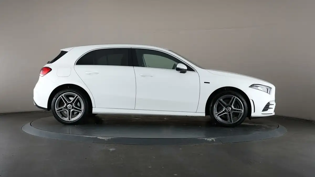 2021-mercedes-benz-a-class-13-a250e-amg-line-hatchback-5d-big-57