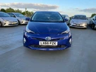 2016-toyota-prius-small-7