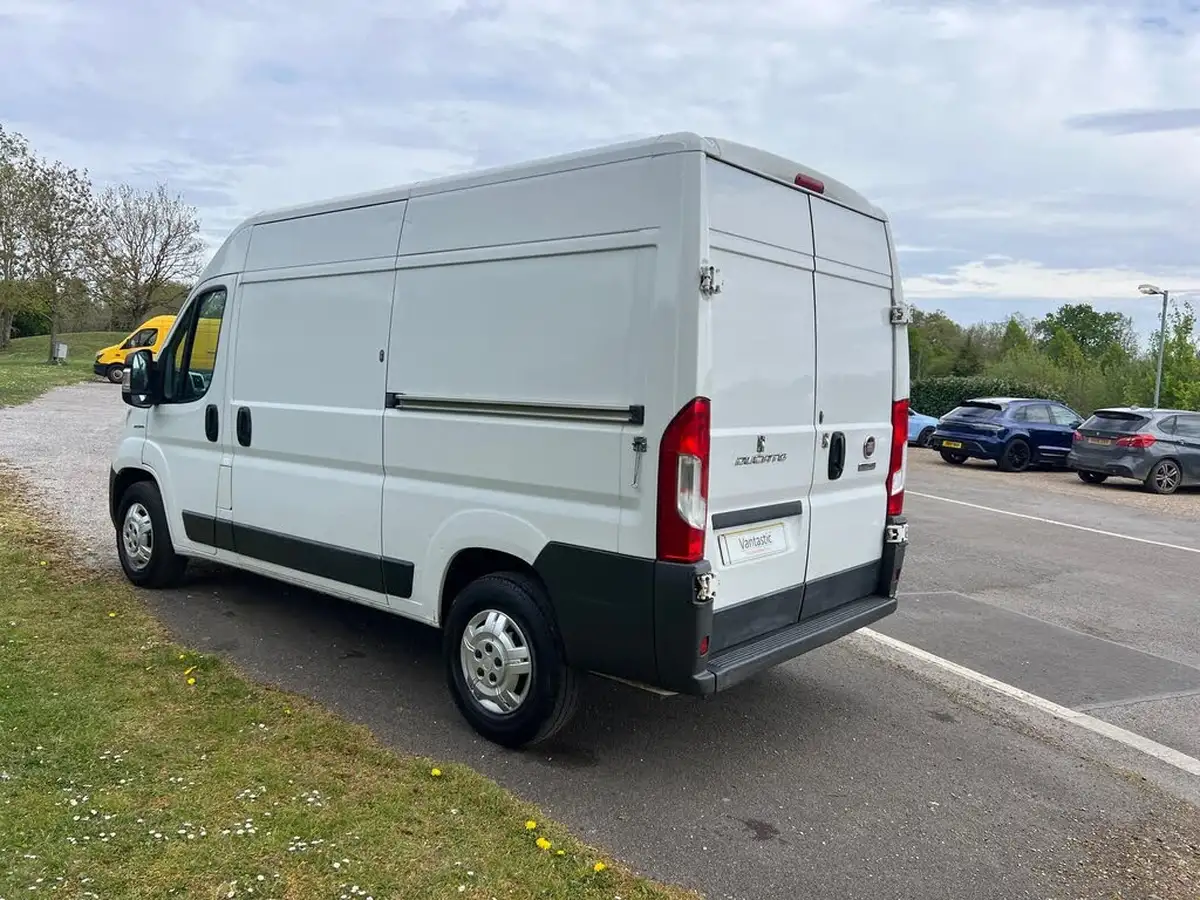 2017-fiat-ducato-20td-35-lh2-panel-big-6