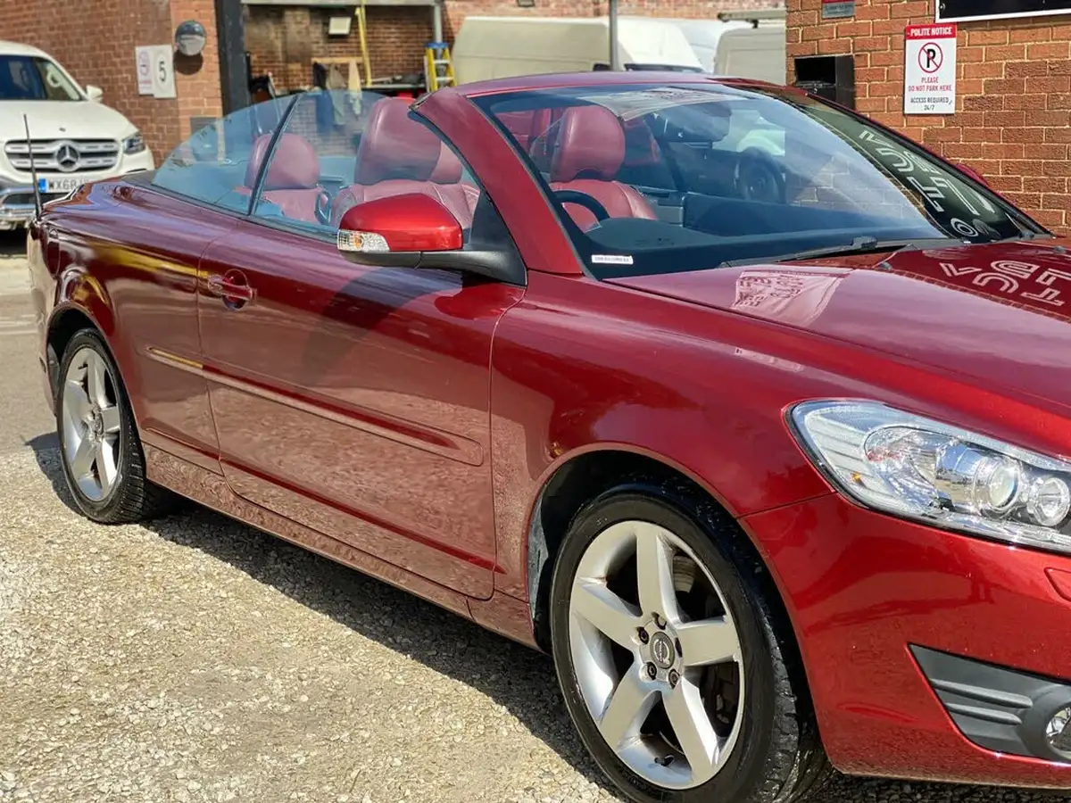 2010-volvo-c70-20td-se-lux-big-19