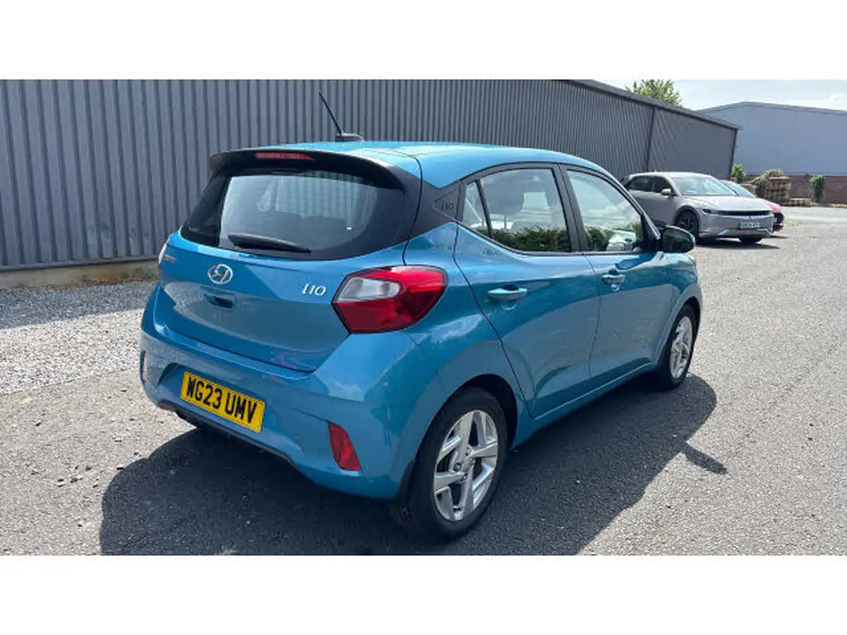 2023-hyundai-i10-12-se-connect-auto-big-27