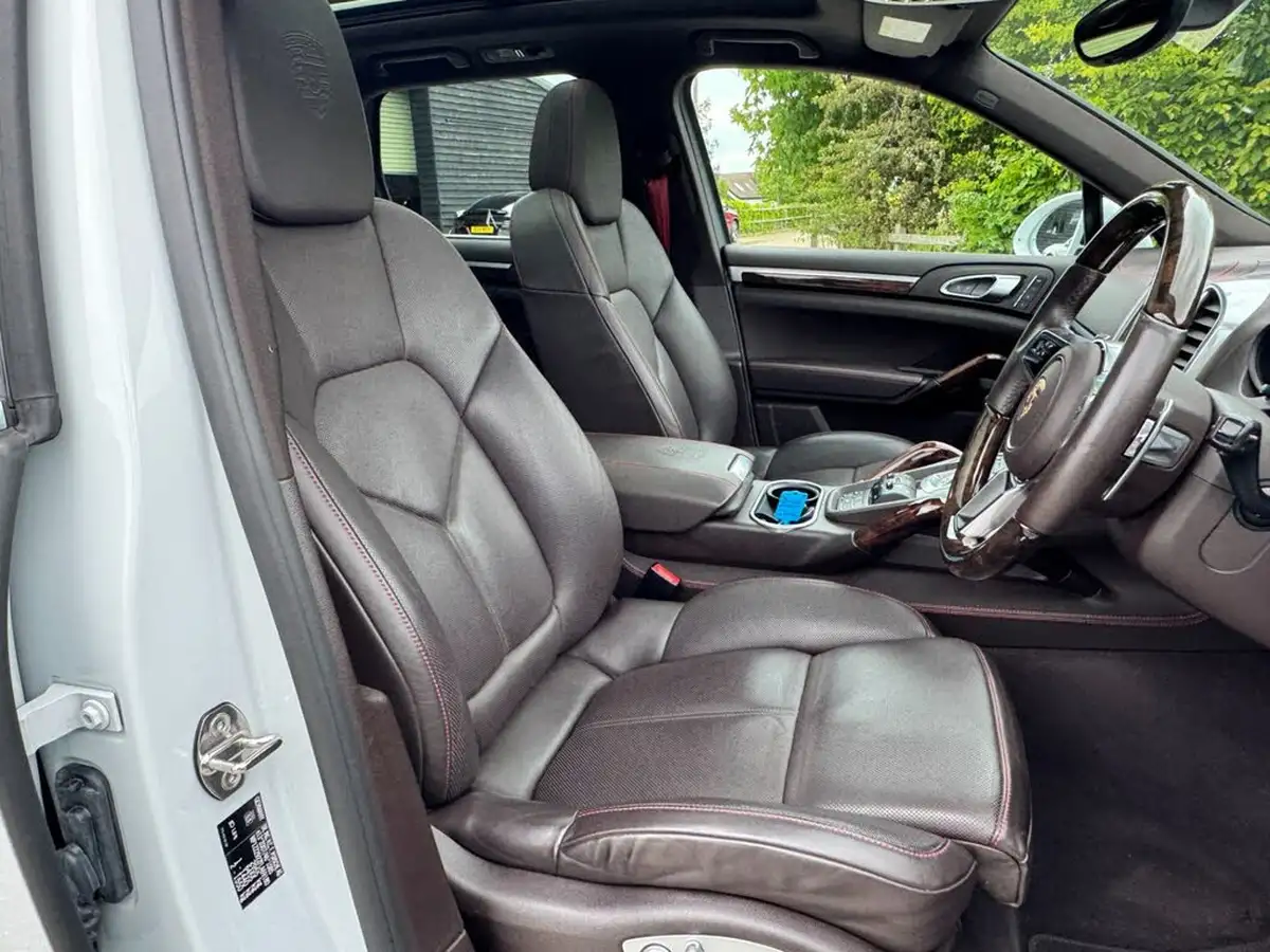 2015-porsche-cayenne-42td-s-big-1