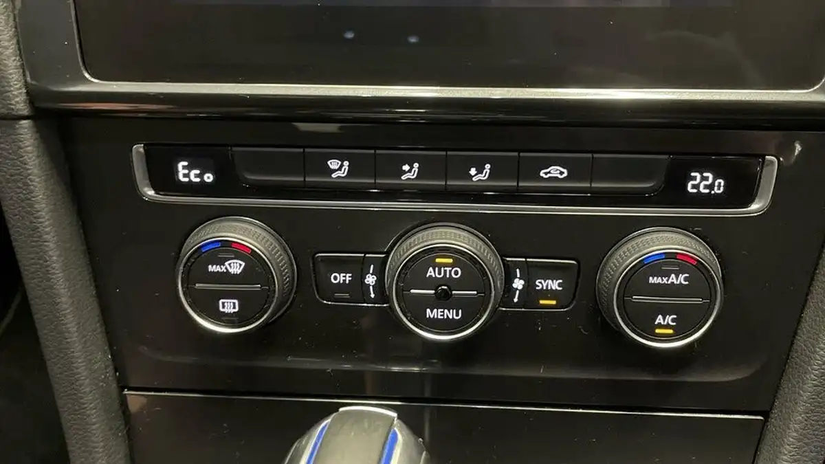 2019-volkswagen-golf-e-e-golf-big-34