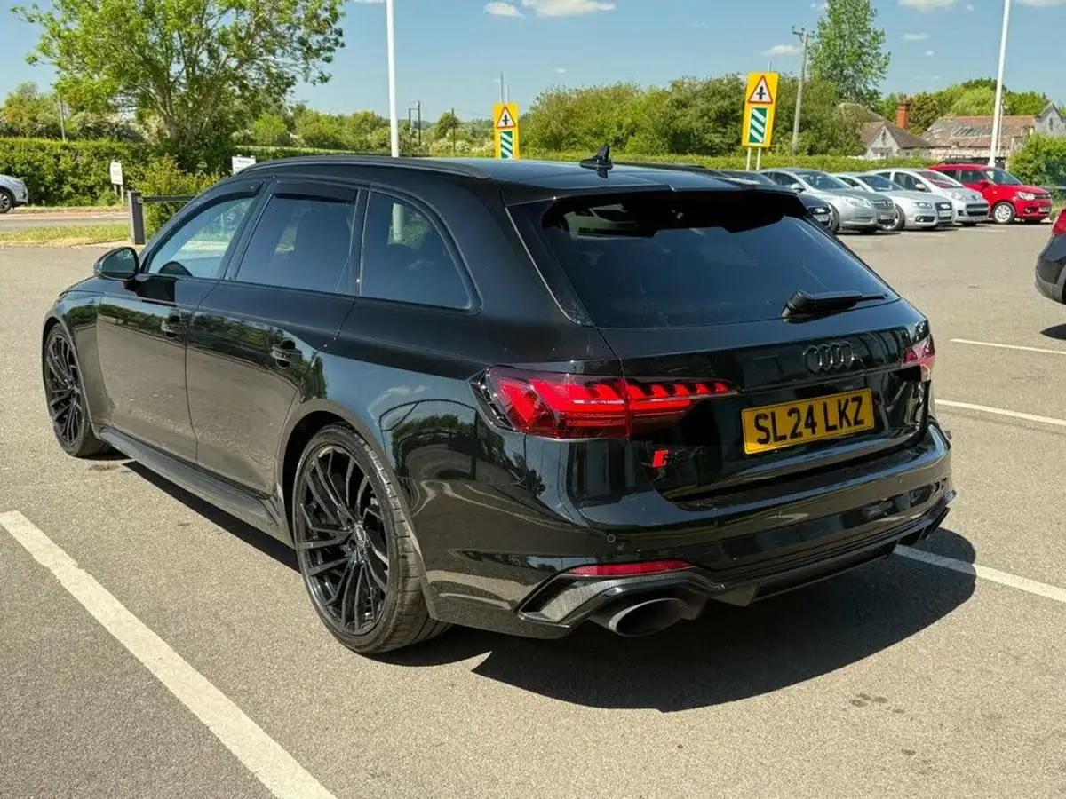 2024-audi-rs4-avant-29-tfsi-carbon-black-big-6