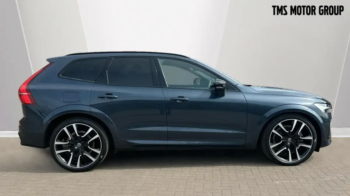2022-volvo-xc60-20-t8-r-design-pro-455bhp-plug-in-hybrid-big-2