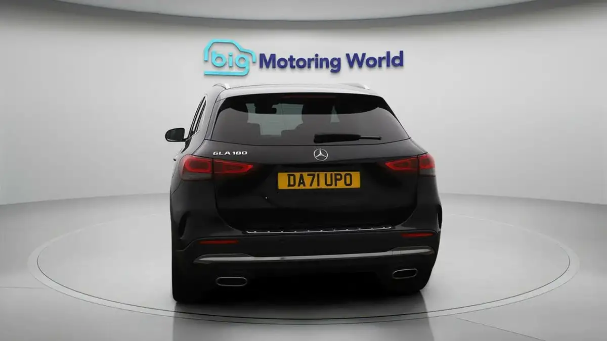 2022-mercedes-benz-gla-class-13-gla-180-amg-line-premium-big-6