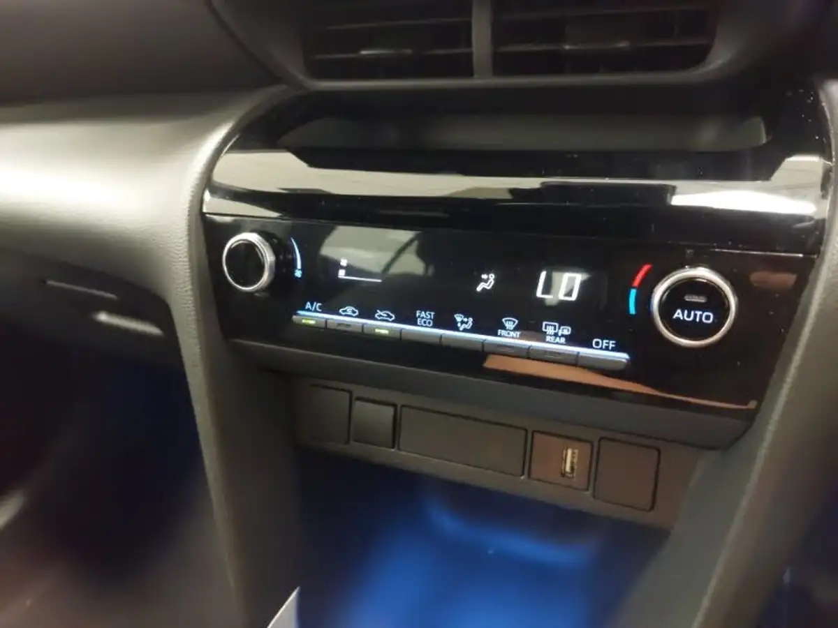 2022-toyota-yaris-cross-15-vvt-i-design-big-16