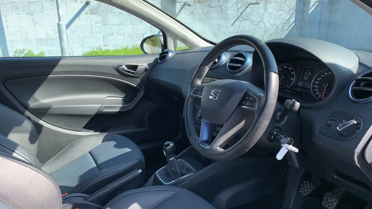 2015-seat-ibiza-12-tsi-connect-sportcoupe-3d-big-19