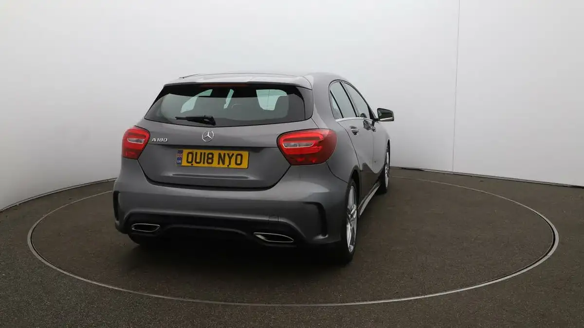 2018-mercedes-benz-a-class-16-a180-amg-line-ss-7g-dct-big-55