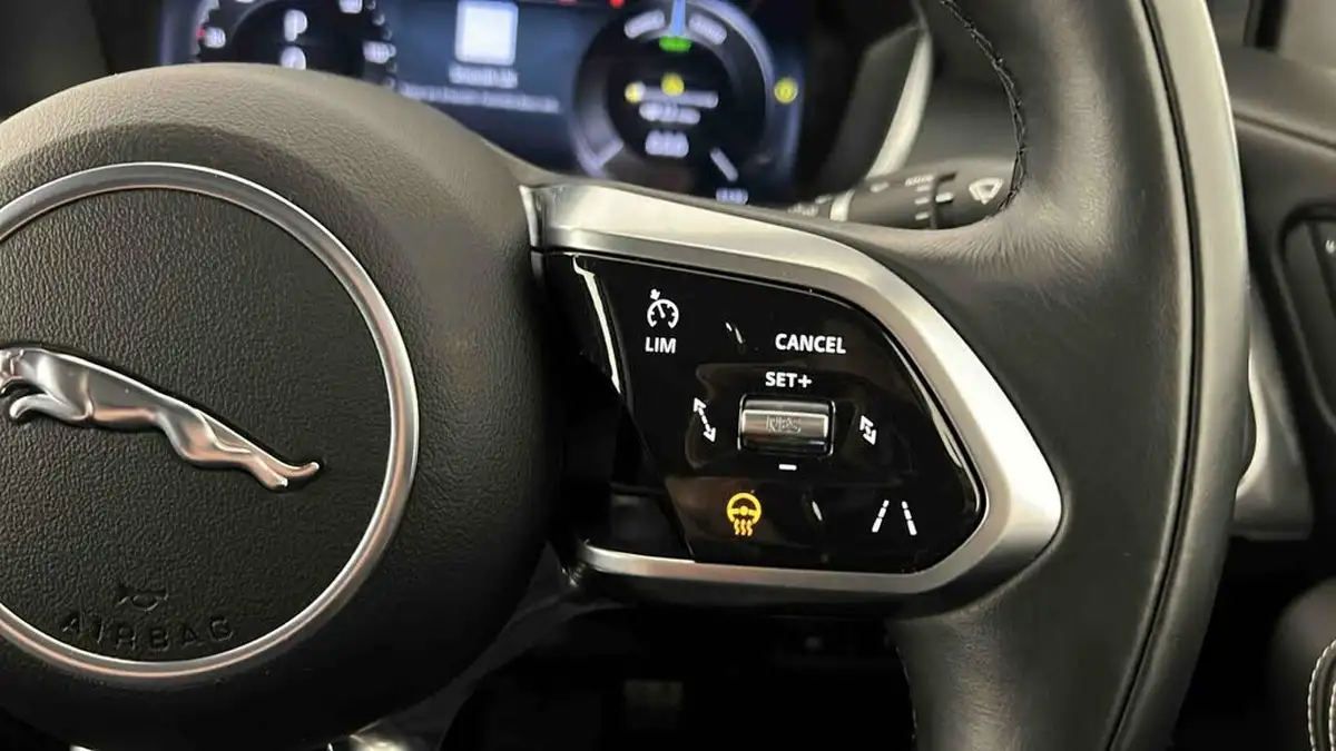 2023-jaguar-i-pace-ev400-hse-black-big-18