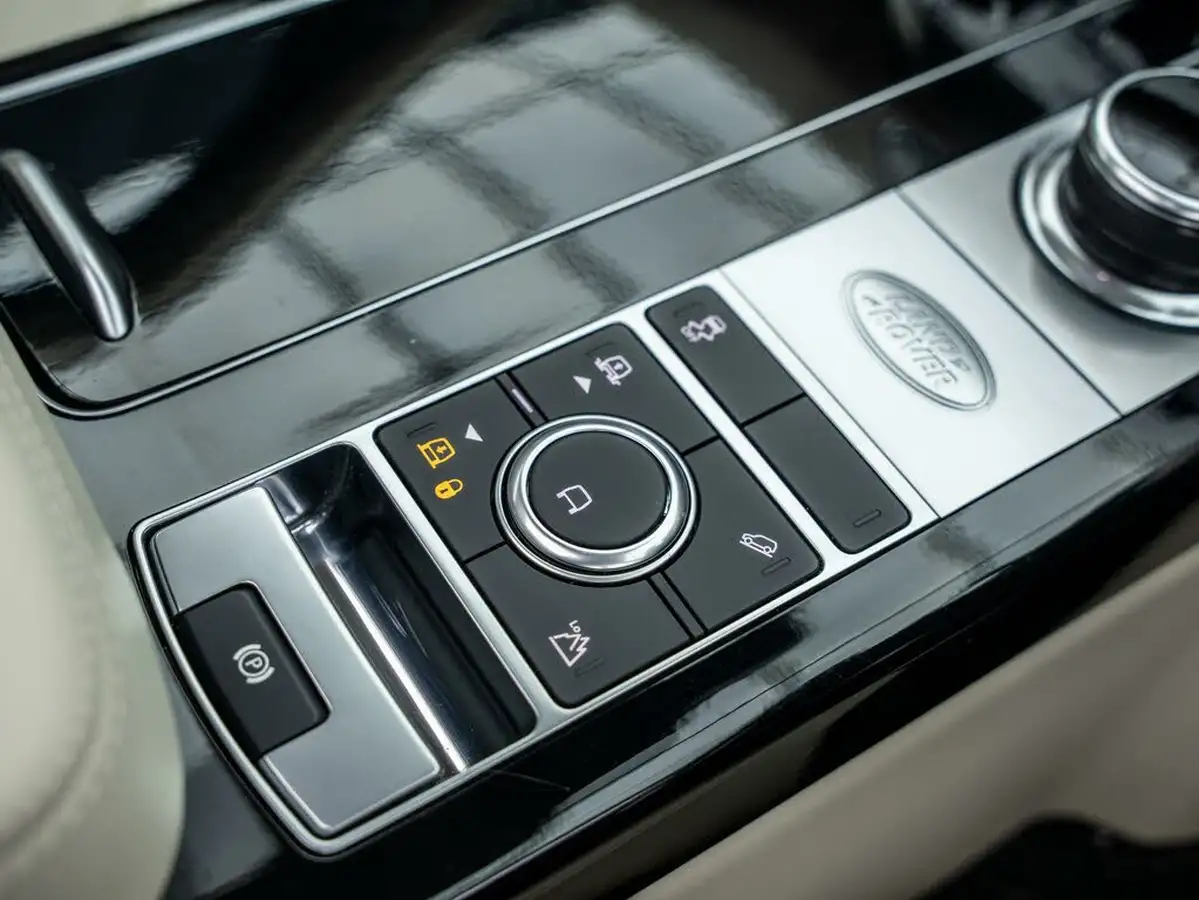 2021-land-rover-range-rover-30-d300-westminster-big-32