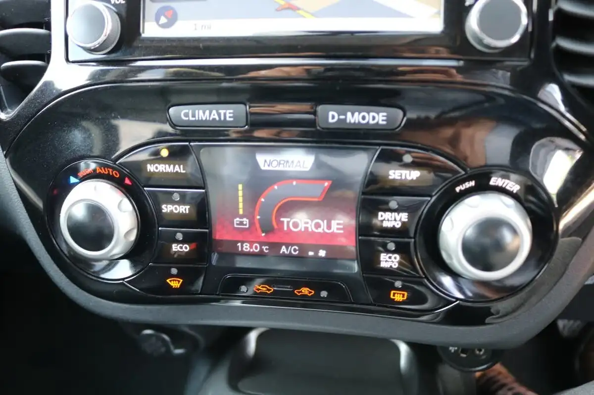 2014-nissan-juke-16-tekna-117ps-1598cc-cvt-big-28