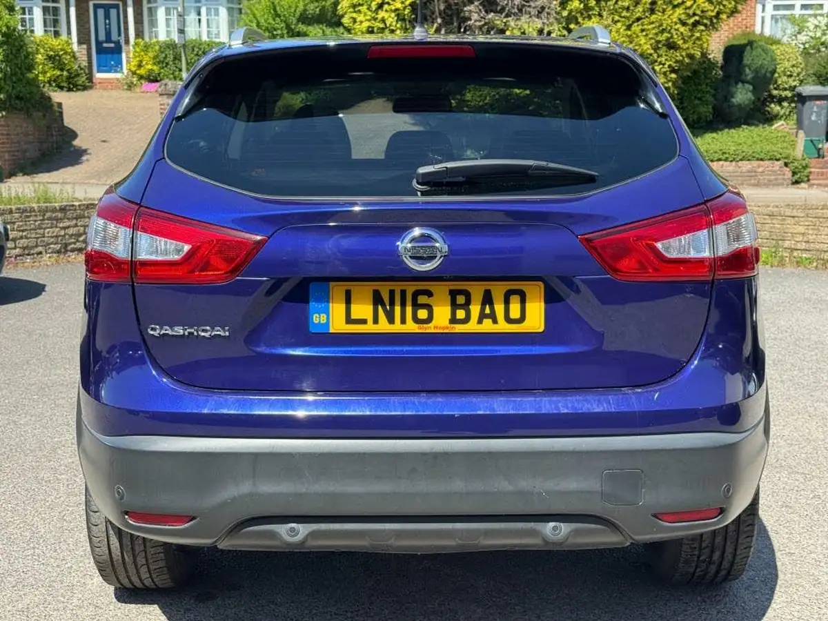 2016-nissan-qashqai-12-dig-t-n-connecta-xtronic-cvt-big-4