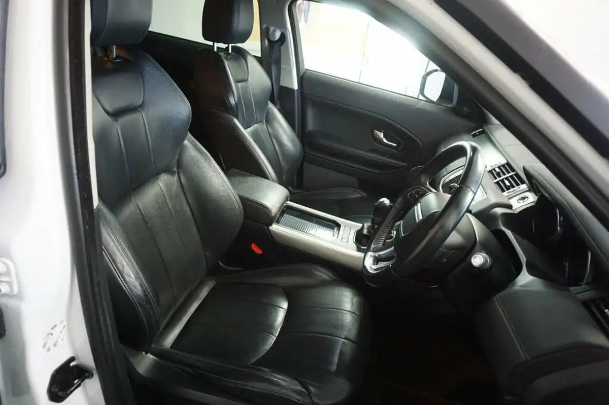 2015-land-rover-range-rover-evoque-20td4-se-tech-ss-hatchback-5d-big-13