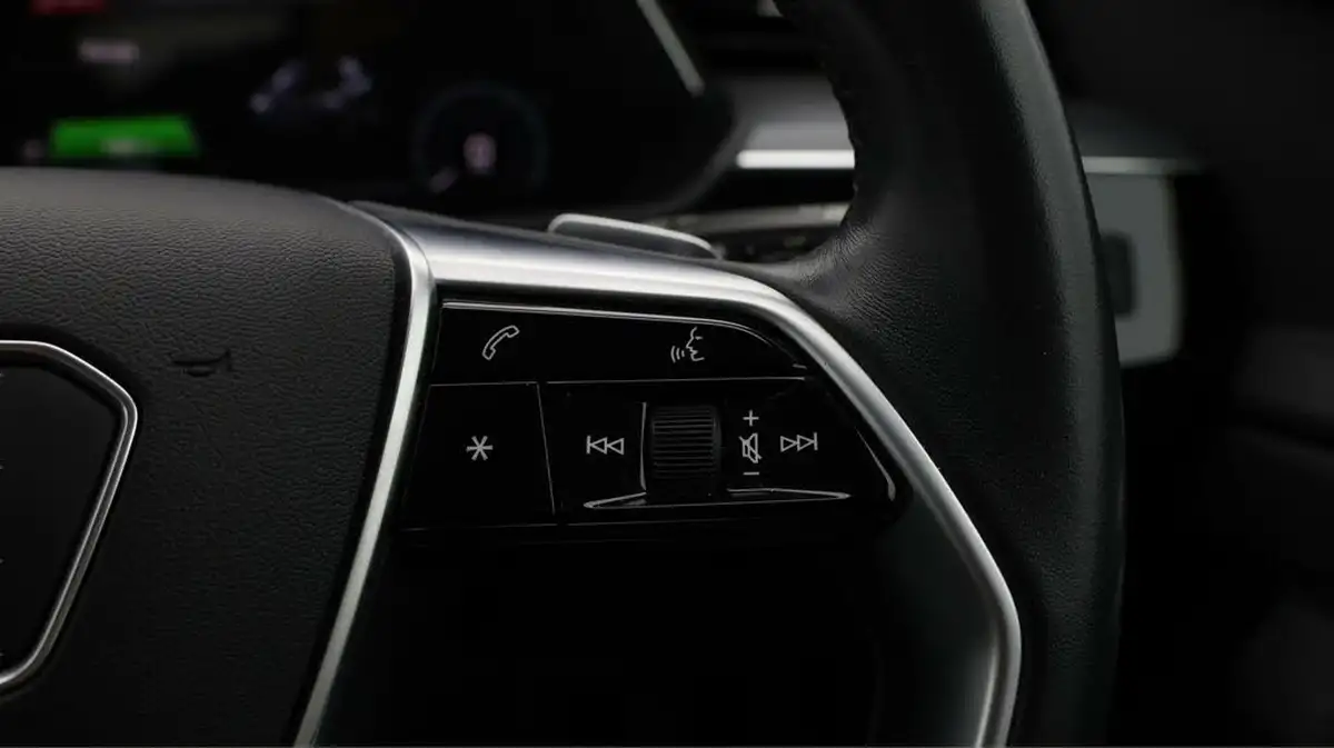 2020-audi-e-tron-50e-technik-big-22