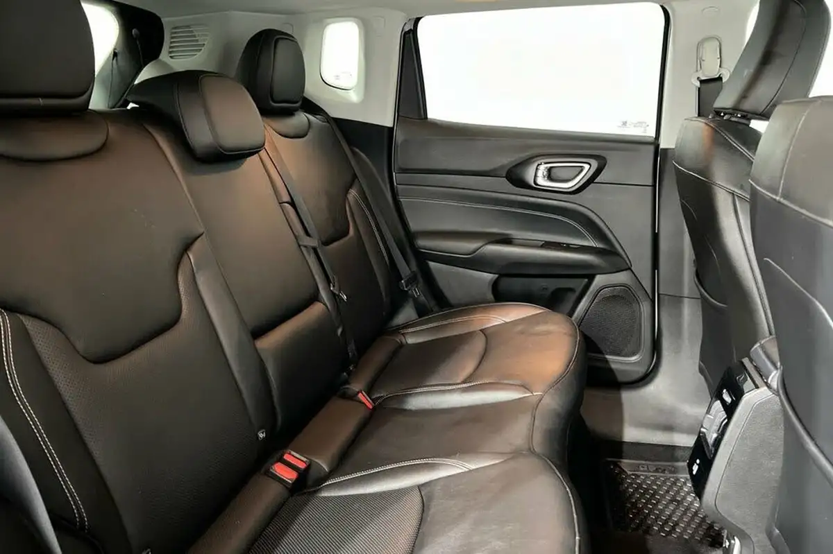 2023-jeep-compass-13-gse-s-big-22