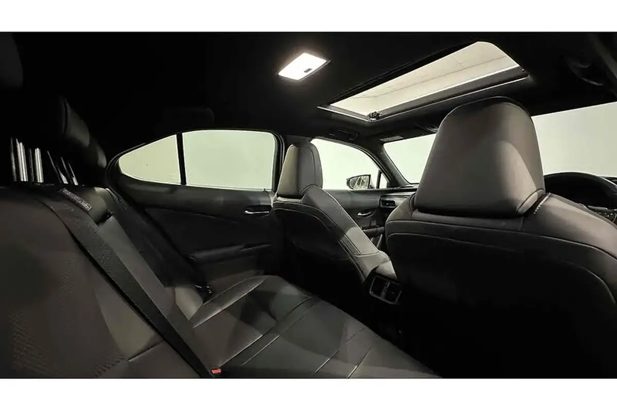 2021-lexus-ux-300e-e-ux-big-27