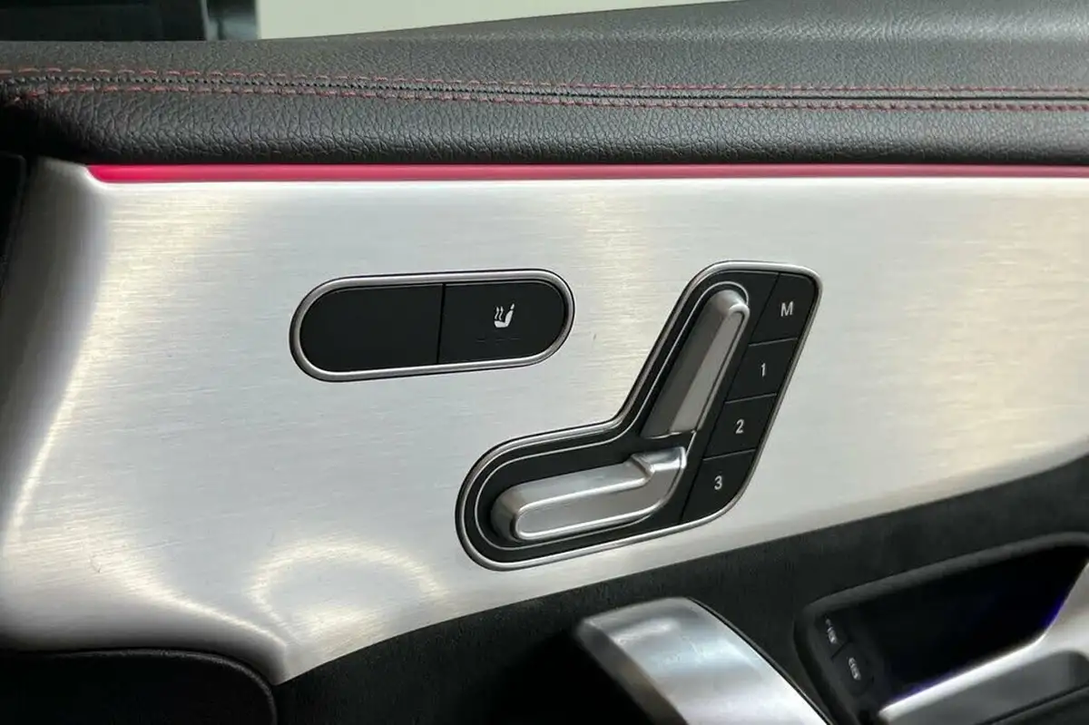 2023-mercedes-benz-cla-big-21
