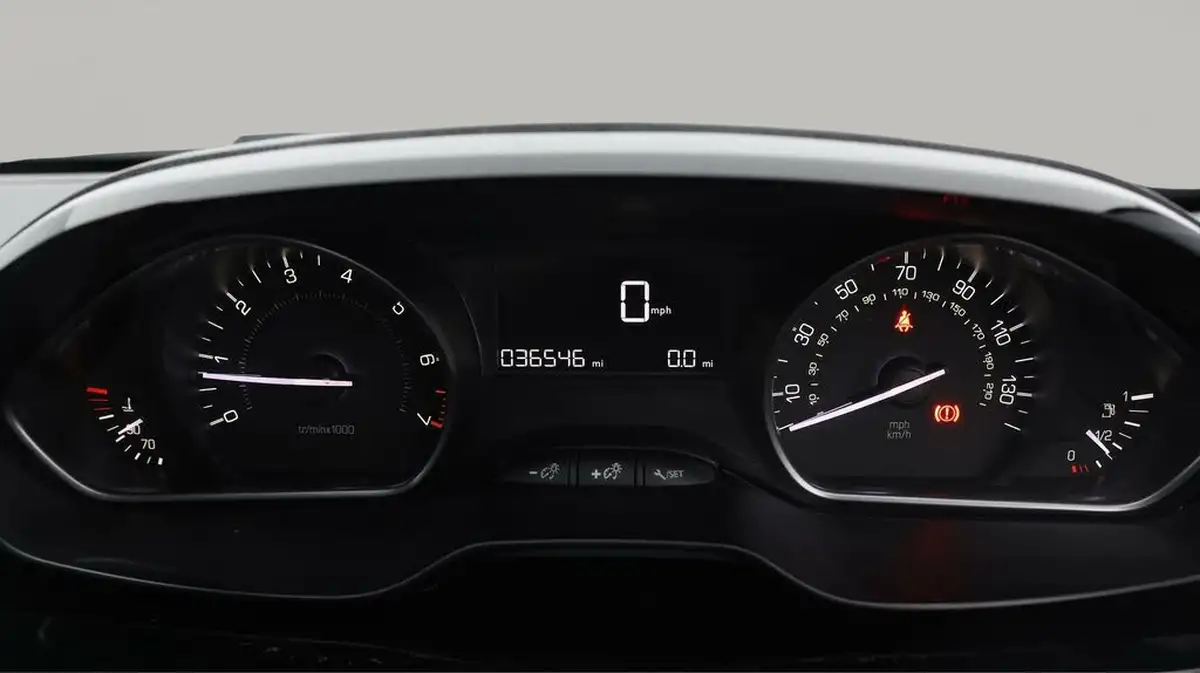2019-peugeot-208-12-puretech-signature-big-9