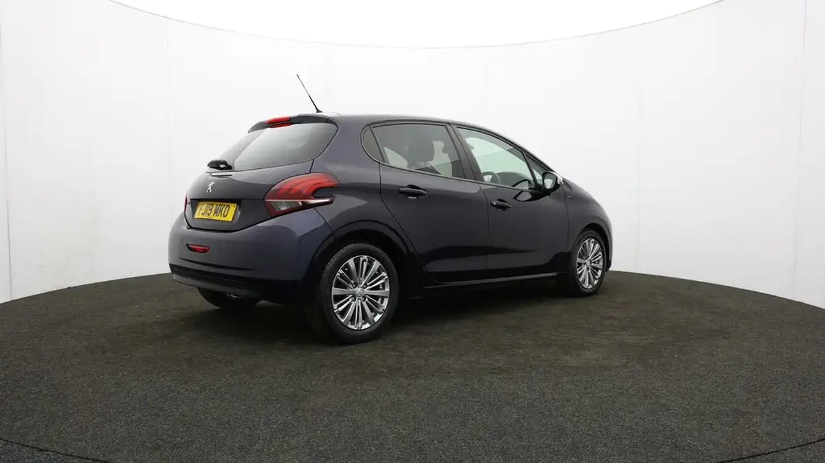 2019-peugeot-208-12-puretech-signature-big-33