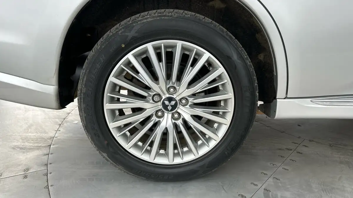 2018-mitsubishi-outlander-24-5h-phev-big-25