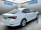 2021-skoda-octavia-small-32