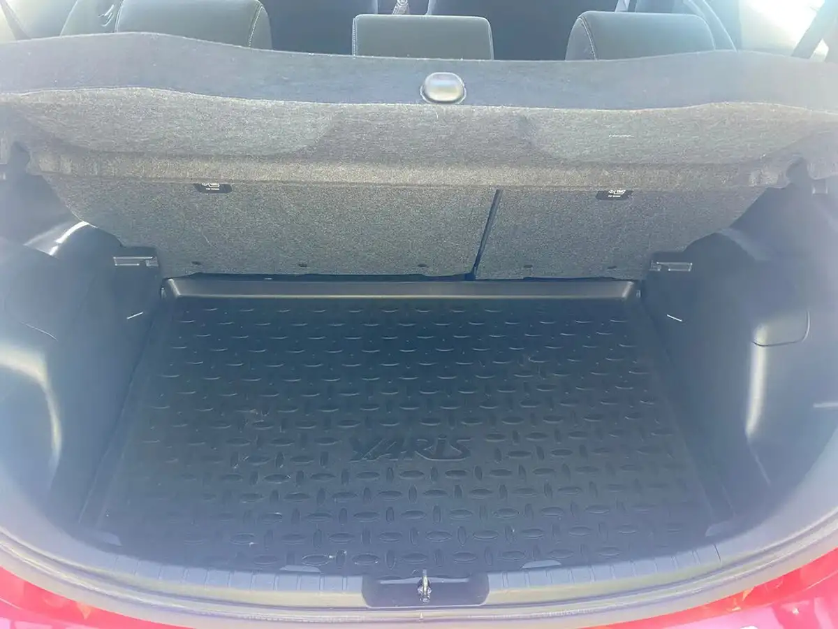 2019-toyota-yaris-15-vvt-i-icon-tech-111bhp-1496cc-big-8