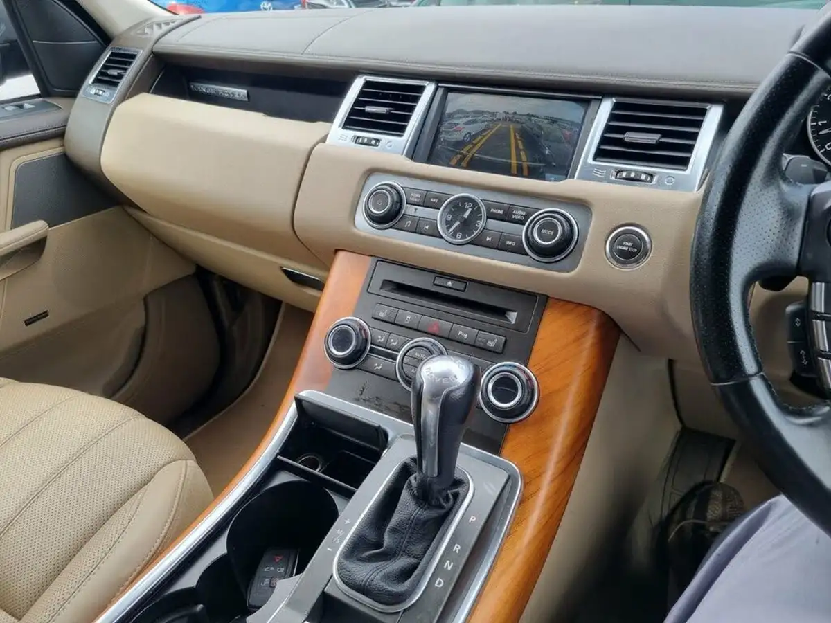 2011-land-rover-range-rover-sport-50-hse-big-5