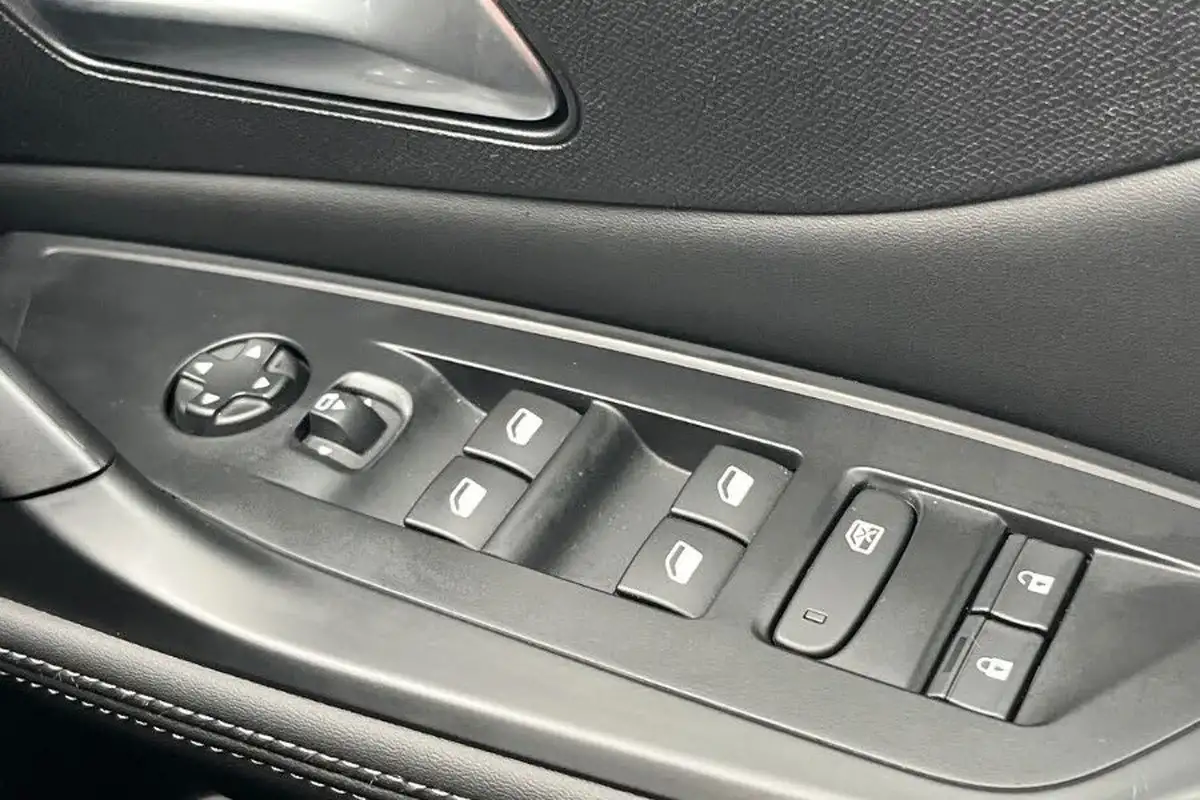 2024-peugeot-408-16-puretech-allure-premium-225ps-big-26