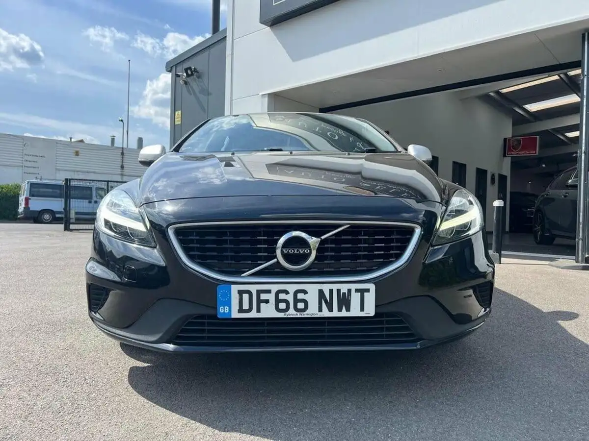 2016-volvo-v40-20-t2-r-design-nav-plus-big-6