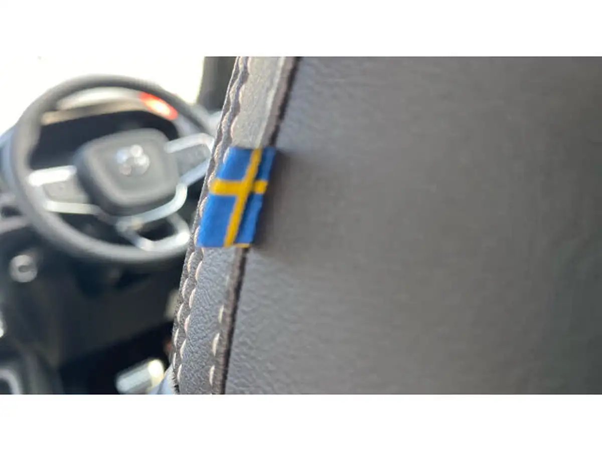 2022-volvo-xc40-15-t4-r-design-big-21