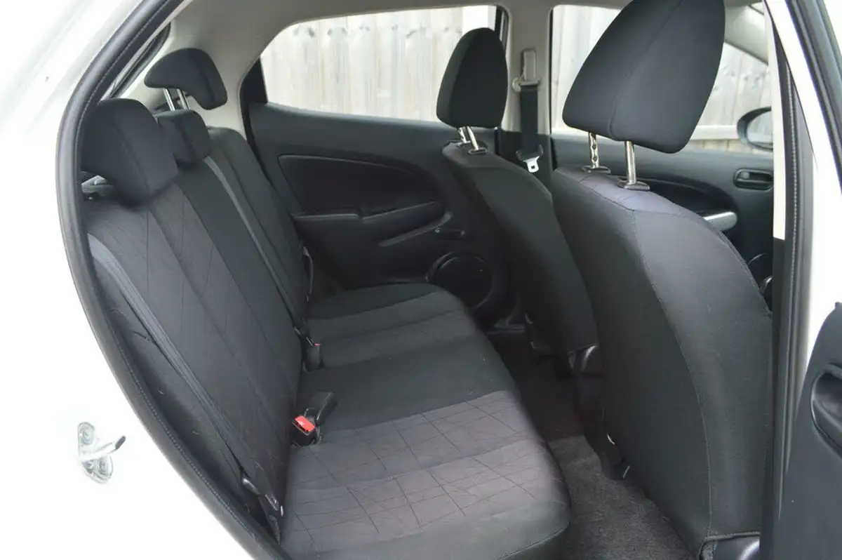 2014-mazda-mazda2-13-se-air-con-big-7