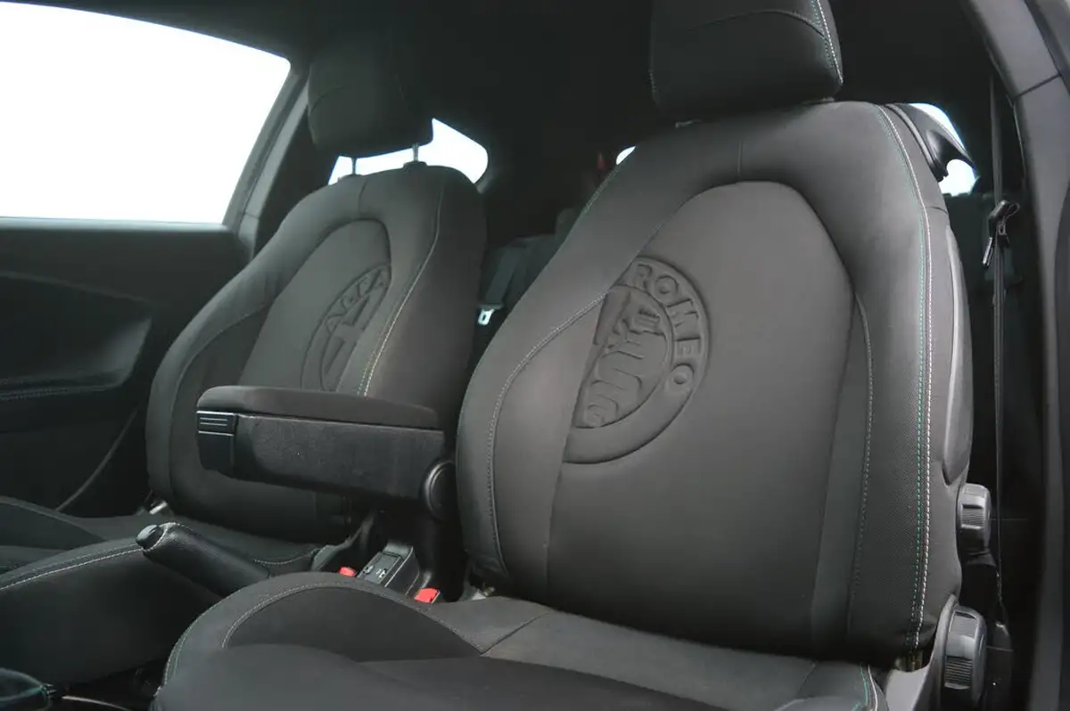 2014-alfa-romeo-mito-09-qv-line-big-7