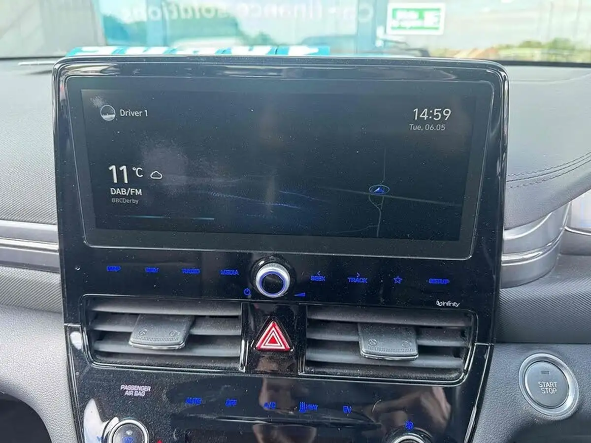 2020-hyundai-ioniq-e-premium-se-electric-100kw-big-39