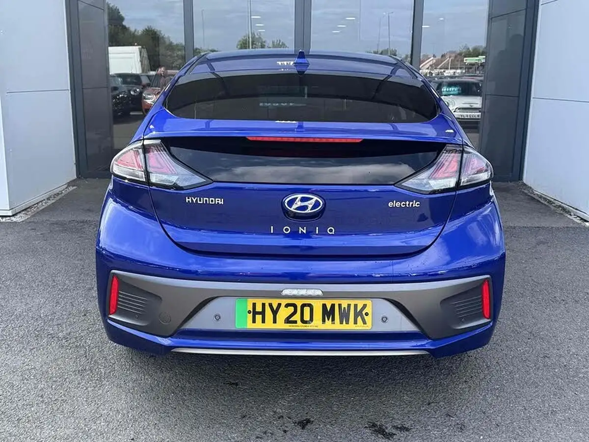 2020-hyundai-ioniq-e-premium-se-electric-100kw-big-15