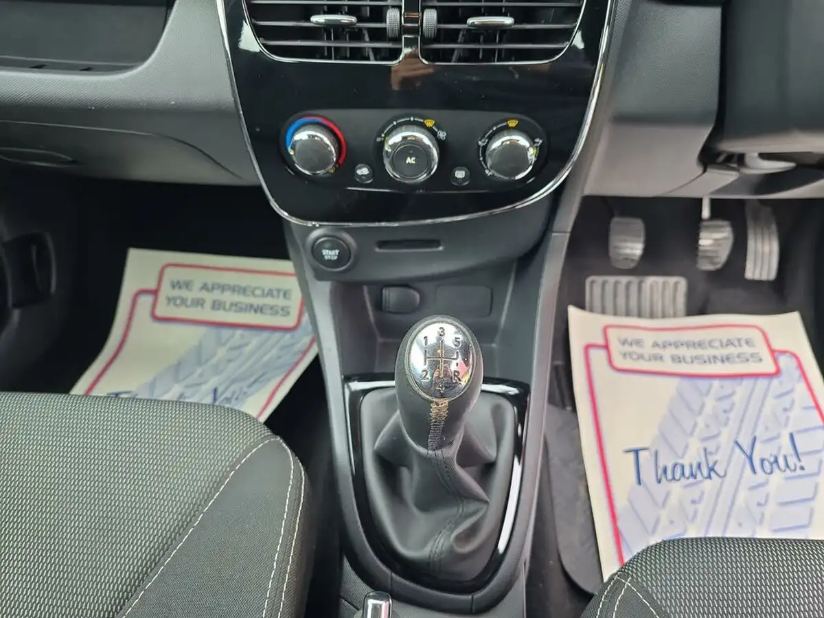2013-renault-clio-12-dynamique-big-20