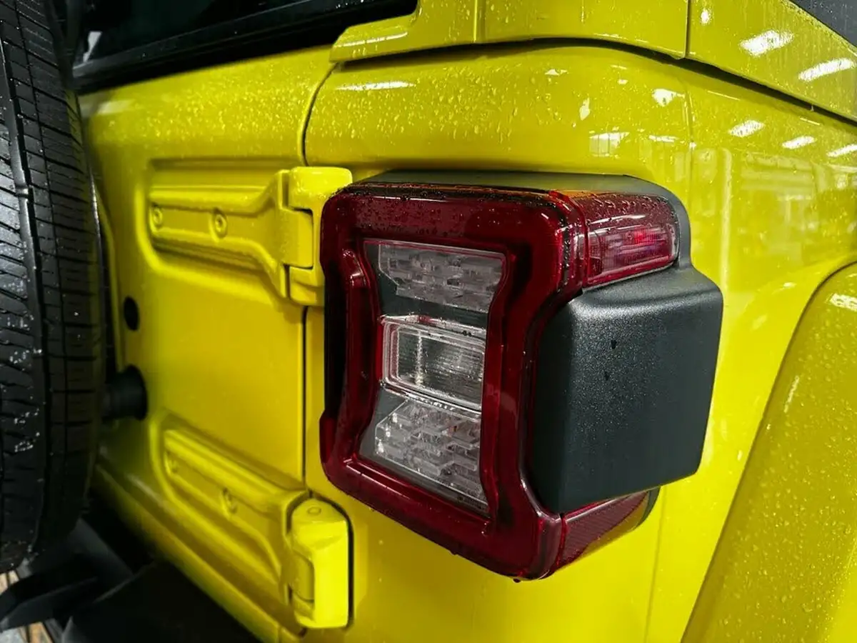 2023-jeep-wrangler-20-gme-overland-big-9