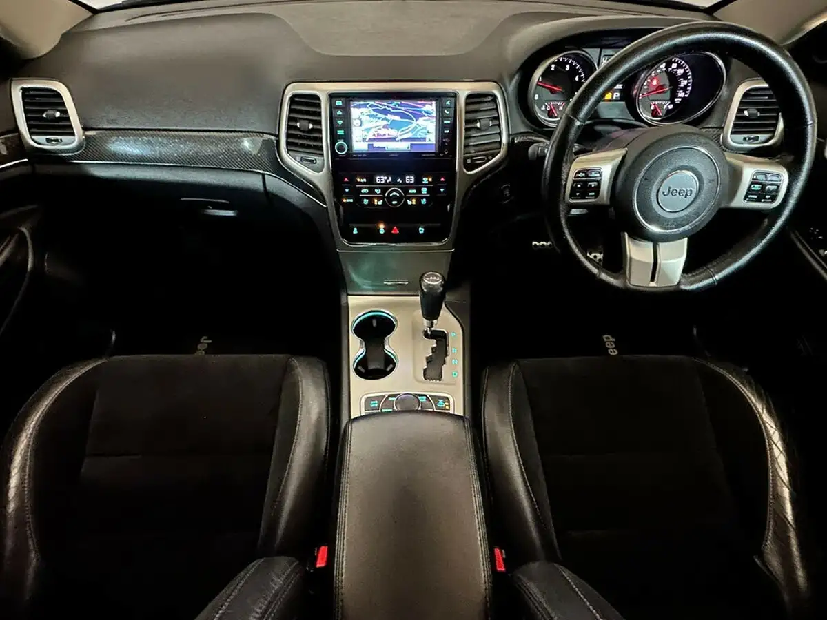 2013-jeep-grand-cherokee-big-11