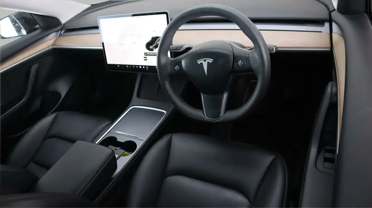 2021-tesla-model-3-e-long-range-awd-big-8