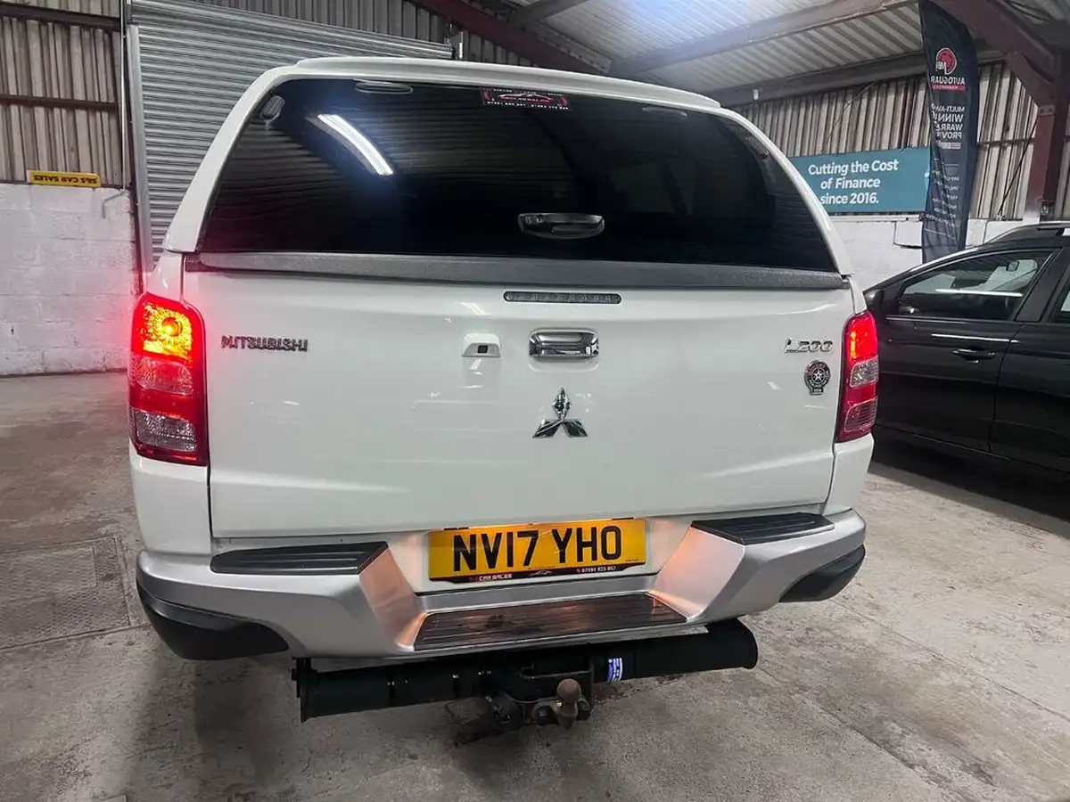 2017-mitsubishi-l200-24di-d-warrior-178bhp-eu6-big-2