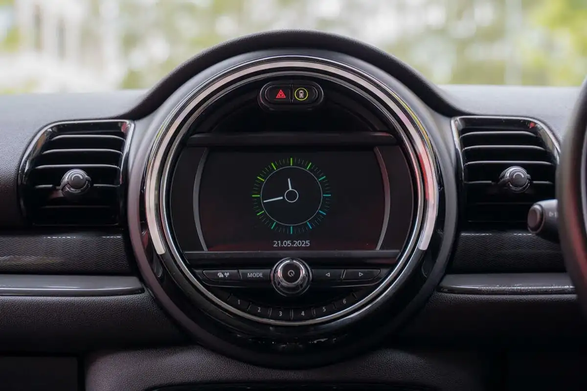 2018-mini-clubman-15-cooper-ss-big-63