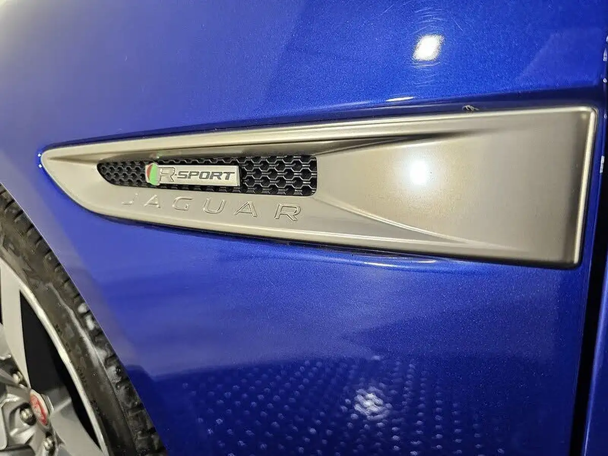 2019-jaguar-xe-20i-r-sport-200ps-big-36