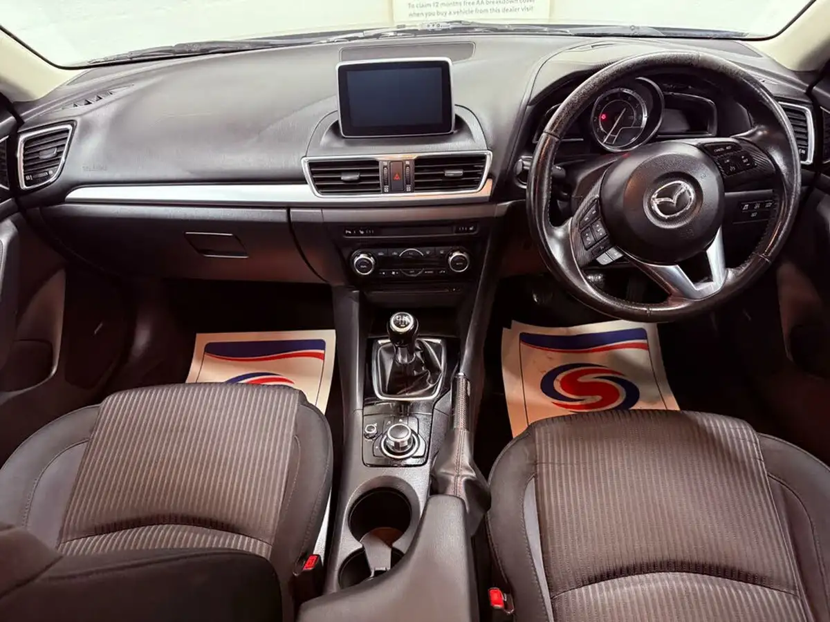 2014-mazda-mazda3-20-sport-nav-120ps-fastback-4d-big-10