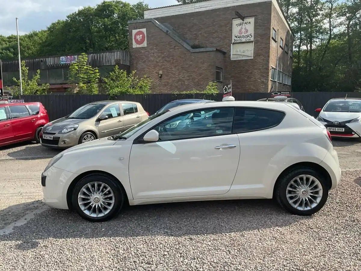 2014-alfa-romeo-mito-13jtdm-2-sprint-big-74