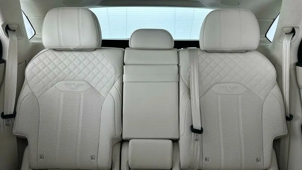 2023-bentley-bentayga-40-v8-big-47