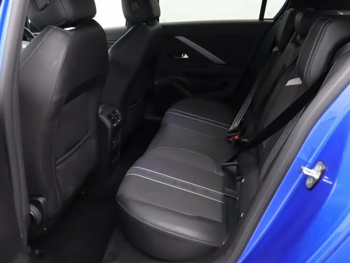 2023-vauxhall-astra-big-14
