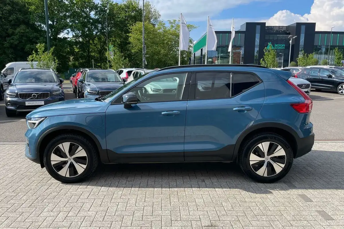 2022-volvo-xc40-15-t4-plus-big-9