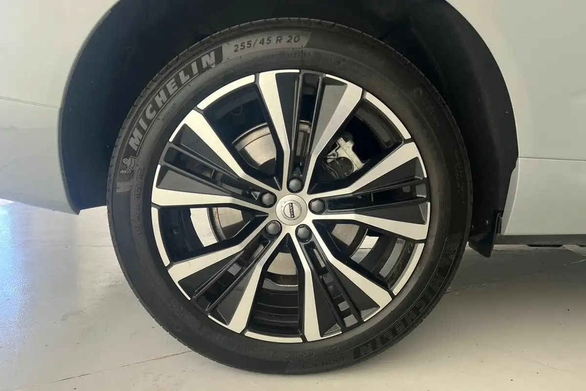 2024-volvo-xc60-20-b5-plus-big-22