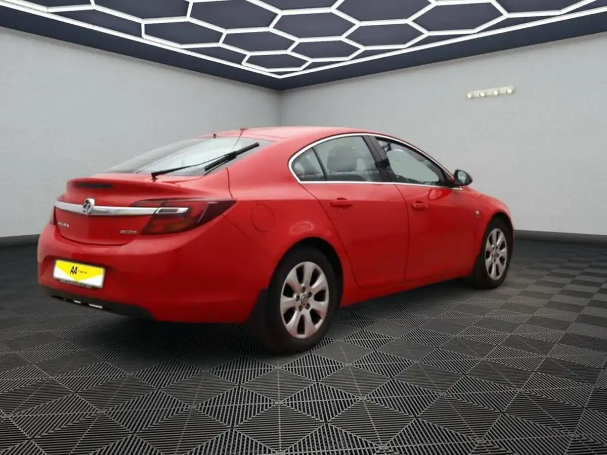 2015-vauxhall-insignia-20cdti-se-140ps-ecoflex-ss-hatchback-5d-big-3
