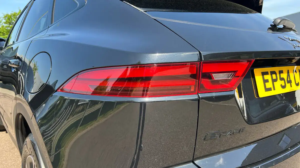 2023-jaguar-e-pace-15-p300e-r-dynamic-s-big-18